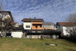 Gut vermietetes Zweifamilienhaus mit schöner Aussicht und großem Garten – Regen (Kreis) – Vorschaubild 1