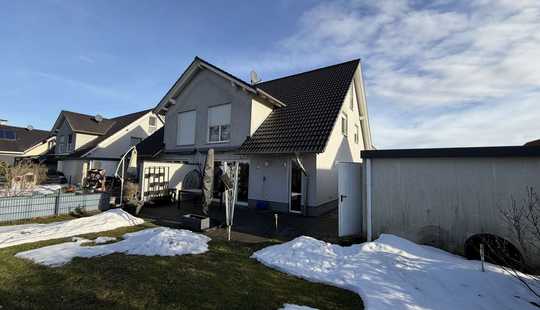 Bild von Attraktive Doppelhaushälfte mit Garten und Garage