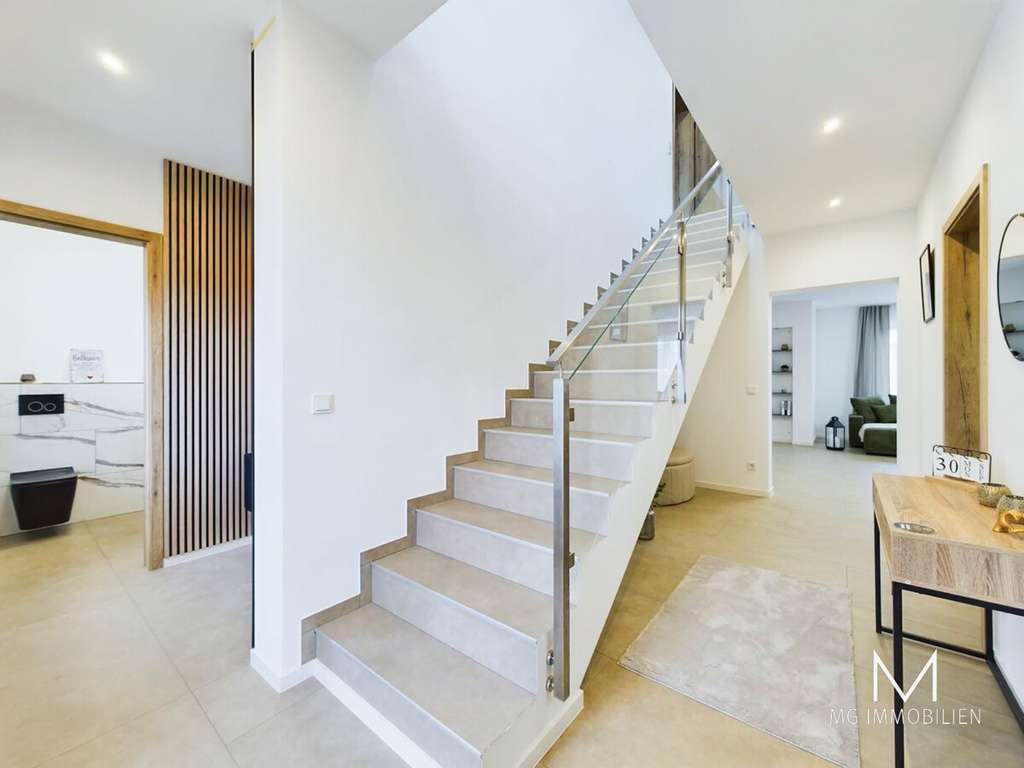 Immobilie in Hütschenhausen - MG -  Hochwertiges Doppelhaus mit Carport + Garten und Möbel in Hütschenhausen - Bild 4