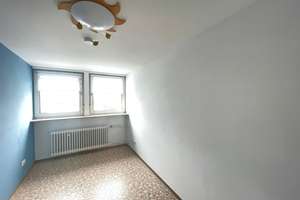 Attraktives MFH mit 3 Einheiten in bester Lage Stein - Garagen, Garten und Balkon inklusive! – Die vollständige Adresse der Immobilie erhältst du vom Anbieter., 90547 Stein – Vorschaubild 4