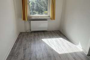 Renovierte & sanierte 4 Zi-Whg. mit S-W Balkon, Hochparterre, gepflegtes 6 Parteienhaus in Hassels – Die vollständige Adresse der Immobilie erhältst du vom Anbieter., 40599 Hassels, Düsseldorf – Vorschaubild 17