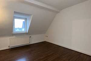 2 Zimmer Dachgeschosswohnung in ruhiger Lage! – Wangeroogestr. 49, 40468 Düsseldorf – Vorschaubild 1