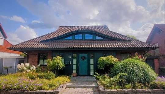 Bild von ***Exklusives Architektenhaus*Ebenerdiges Wohnen*Zweigeschossiger Wintergarten, Kamin, Garage und we