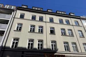 Zentrale und sanierte 2-Zimmer-Obergeschosswohnung mit Terrasse in München zu verkaufen! – Die vollständige Adresse der Immobilie erhältst du vom Anbieter., 80336 Ludwigsvorstadt-Kliniken, München – Vorschaubild 2