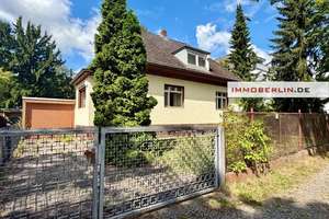 IMMOBERLIN.DE - Schönes sanierungsbedürftiges Ein-/Zweifamilienhaus mit Südwestgarten – Die vollständige Adresse der Immobilie erhältst du vom Anbieter., 12307 Lichtenrade, Berlin – Vorschaubild 1