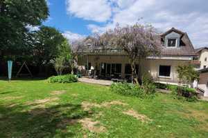 2-Fam.-Haus mit schönem Garten direkt am Waldrand – Roth (Kreis) – Vorschaubild 1