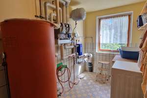 Wohnen wie im Park!
Tolles Landhaus
+ 4 Nebengebäude
+ PV-Anlage u. Fernwärme
+ Bezugsfrei in Kü – Die vollständige Adresse der Immobilie erhältst du vom Anbieter., 95473 Creußen – Vorschaubild 41