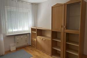 Gepflegte 4-Zimmer-Eigentumswohnung mit modernisiertem Duschbad/WC in bevorzugter Lage – Geschwister-Scholl-Straße 12, 91058 Schönfeld, Erlangen – Vorschaubild 5