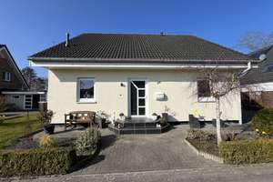 Zuhause mit Urlaubsgefühl - Modernes Einfamilienhaus mit 3 Schlafzimmern und 2 Bädern! – Die vollständige Adresse der Immobilie erhältst du vom Anbieter., 26434 Wangerland – Vorschaubild 1