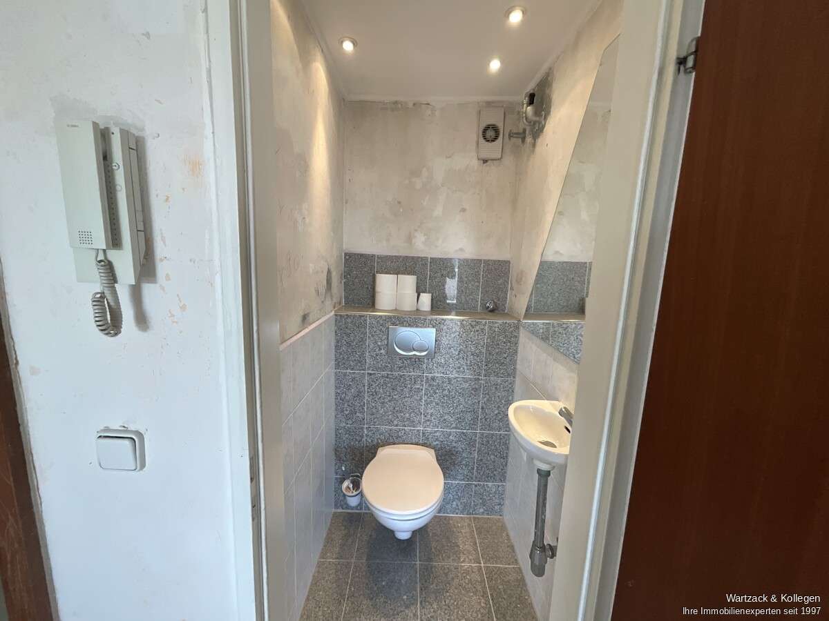 Immobilie in Schwaig bei Nürnberg - Über den Dächern von Schwaig - 3-Zimmer-Wohnung mit Ausblick, Balkon, Einbauküche und Garage - Bild 9