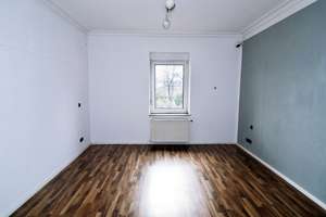 Charmante und modernisierte 2,5 Zimmer Altbauwohnung mit 2 zusätzlichen Räumen – Die vollständige Adresse der Immobilie erhältst du vom Anbieter., 70376 Hallschlag, Stuttgart – Vorschaubild 10