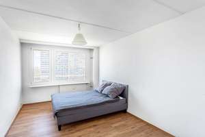 Vier Zimmer, alle mit Loggienzugang: Wohnen im 12. Stock, Berlin-Mitte – Die vollständige Adresse der Immobilie erhältst du vom Anbieter., 10117 Mitte (Ortsteil), Berlin – Vorschaubild 6