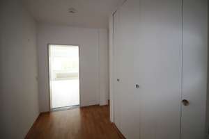 Frisch renovierte 2-Zi.-Whg mit Sonnenbalkon und toller Aussicht – Königstraße 114, 42853 Hölterfeld, Remscheid – Vorschaubild 8