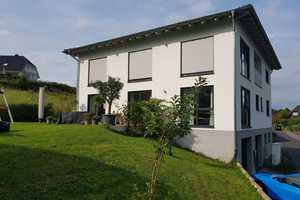 Zweifamilienhaus mit moderner Ausstattung in familienfreundlicher Lage mit schöner Aussicht! – Rhein-Sieg-Kreis – Vorschaubild 1