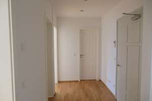 Bezugsfrei | Zentrum-Ost | Tolle 2 Zi.-Whg. | 2 Balkone | Parkett | FuBoHeizg.| Aufzug – Die vollständige Adresse der Immobilie erhältst du vom Anbieter., 4315 Neustadt-Neuschönefeld, Leipzig – Vorschaubild 5