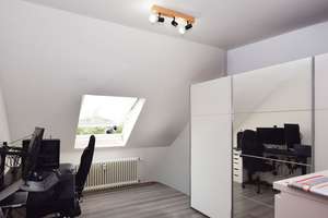 Gemütliche 3-Zimmer-Dachgeschosswohnung mit sonnigem Südbalkon und Garage in BS! – Die vollständige Adresse der Immobilie erhältst du vom Anbieter., 38122 Broitzem, Braunschweig – Vorschaubild 4