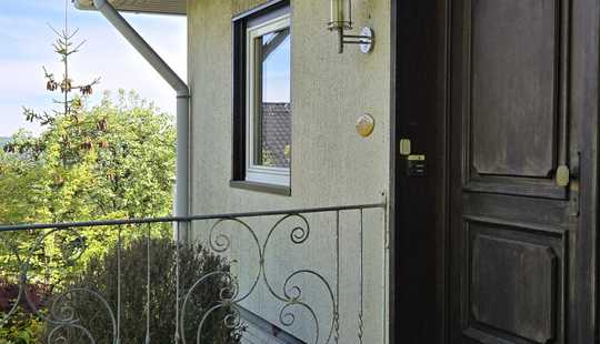 Bild von Freistehendes 2-Familienhaus mit sonnigem Garten und großen Terrassen mit Grill, Doppelgarage