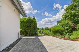 Ökologische Villa mit großem Garten, Wärmepumpe in neuwertigen Zustand für Familie und Beruf – Eggenbergstraße 4, 96155 Buttenheim – Vorschaubild 17