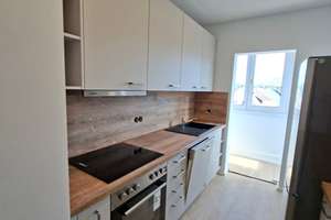 ~ ERSTBEZUG N. SANIERUNG: Sehr schöne, tolle 2-Zi.-Wohnung * neue EBK * zentral in S-Wangen ~