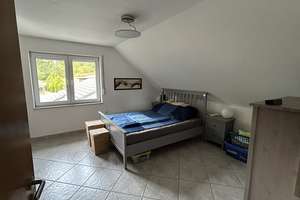 VR Immo: Siegen-Seelbach, gut geschnittene 3-ZKB- Dachgeschosswohnung mit Garage in Aussichtslage! – Die vollständige Adresse der Immobilie erhältst du vom Anbieter., 57072 Seelbach, Siegen – Vorschaubild 15