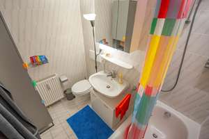 Provisionsfreie Vermietung: Attraktives Apartment mit Einbauküche, Tiefgarage und großem Garten – Tangastraße 16, 81827 Waldtrudering, München – Vorschaubild 7