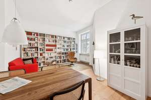 Provisionsfrei – 
Charmante Altbauwohnung in gefragter Lage