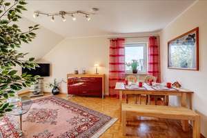 Möbliert: Schöne Dachgeschosswohnung in Perlach – Die vollständige Adresse der Immobilie erhältst du vom Anbieter., 81739 Waldperlach, München – Vorschaubild 1
