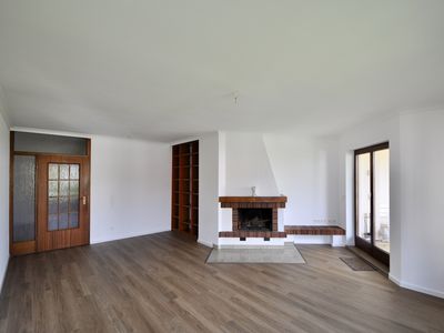 3-Zimmer Wohnung mit 2 Loggien und EBK in Friedrichsdorf