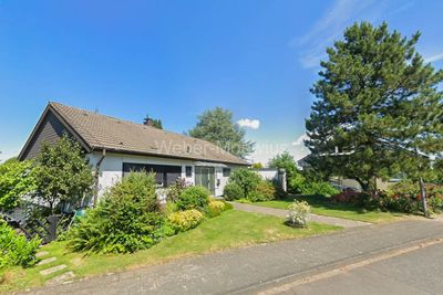 Freistehender Einfamilien-Bungalow | Traumhafter Garten | Ruhige Ortsrandlage
