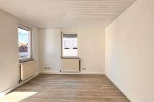 Frisch renoviert: Schöne 3 Zi-DG-Whg.  (ca. 56 m²)  in ruhiger Lage der Neckarvorstadt – Die vollständige Adresse der Immobilie erhältst du vom Anbieter., 70376 Neckarvorstadt, Stuttgart – Vorschaubild 3