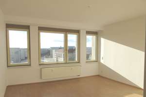 Schöne geräumige Wohnung mit Aufzug und Blick auf den Theaterplatz – Carolastraße  1, 9111 Zentrum, Chemnitz – Vorschaubild 3