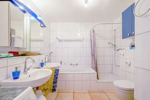 Helligkeit, Raum und Komfort – Ihre perfekte Maisonettewohnung mit 3 Balkonen und 2 TG-Stellplätzen – Die vollständige Adresse der Immobilie erhältst du vom Anbieter., 76199 Weiherfeld-Dammerstock, Karlsruhe – Vorschaubild 6