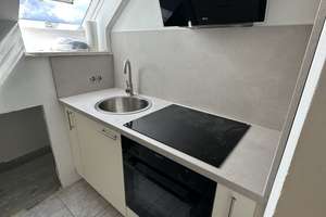Helle, lichtdurchflutete 2 ZKB DG Whg