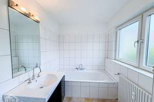 Urbanes Wohnen im Grünen: 5-Zimmer-Wohnung, zwei Balkone, eine Garage und Stellplatz! – Die vollständige Adresse der Immobilie erhältst du vom Anbieter., 70195 Botnang-Ost, Stuttgart – Vorschaubild 13