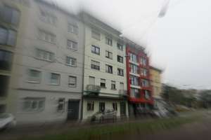 .... laut, ungewöhnlicher Grundriss aber günstig