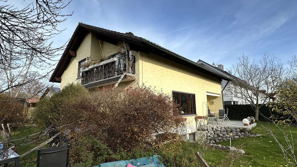 Immobilie in Andechs - Vermietetes Zweifamilienhaus in ruhiger Lage von Andechs-Erling! Eigennutzung oder Kapitalanlage - Bild 2