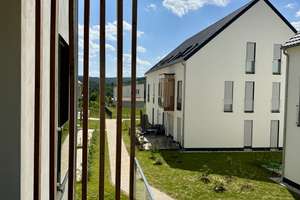 Stilvolle 4-Raum-Wohnung mit Loggia und hochwertiger Ausstattung! – 92277 Hohenburg – Vorschaubild 2