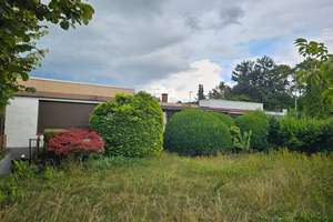 Verstecktes Gartenjuwel in Mainz-Lerchenberg – gepflegter Bungalow, voll unterkellert – Die vollständige Adresse der Immobilie erhältst du vom Anbieter., 55127 Lerchenberg, Mainz – Vorschaubild 3