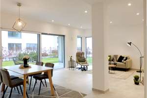 Großzügige Erdgeschosswohnung im Bauhausstil