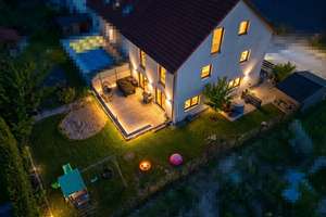 Großzügige und moderne Doppelhaushälfte in Jesenwang