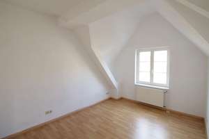 Bezugsfrei nahe FU Berlin: helle 2-Zimmer-Dachgeschosswohnung am Breitenbachplatz – Die vollständige Adresse der Immobilie erhältst du vom Anbieter., 12163 Steglitz, Berlin – Vorschaubild 9