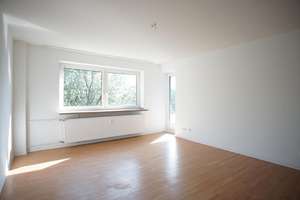 Tolle Etagenwohnung mit Sonnenbalkon, EINBAUKÜCHE – Aktienstraße 71, 45359 Schönebeck, Essen – Vorschaubild 9