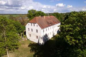 SCHLOSS NEUENHAGEN - Renaissancearchitektur mit Geschichte in einzigartiger Naturlage – Die vollständige Adresse der Immobilie erhältst du vom Anbieter., 16259 Bad Freienwalde (Oder) – Vorschaubild 1