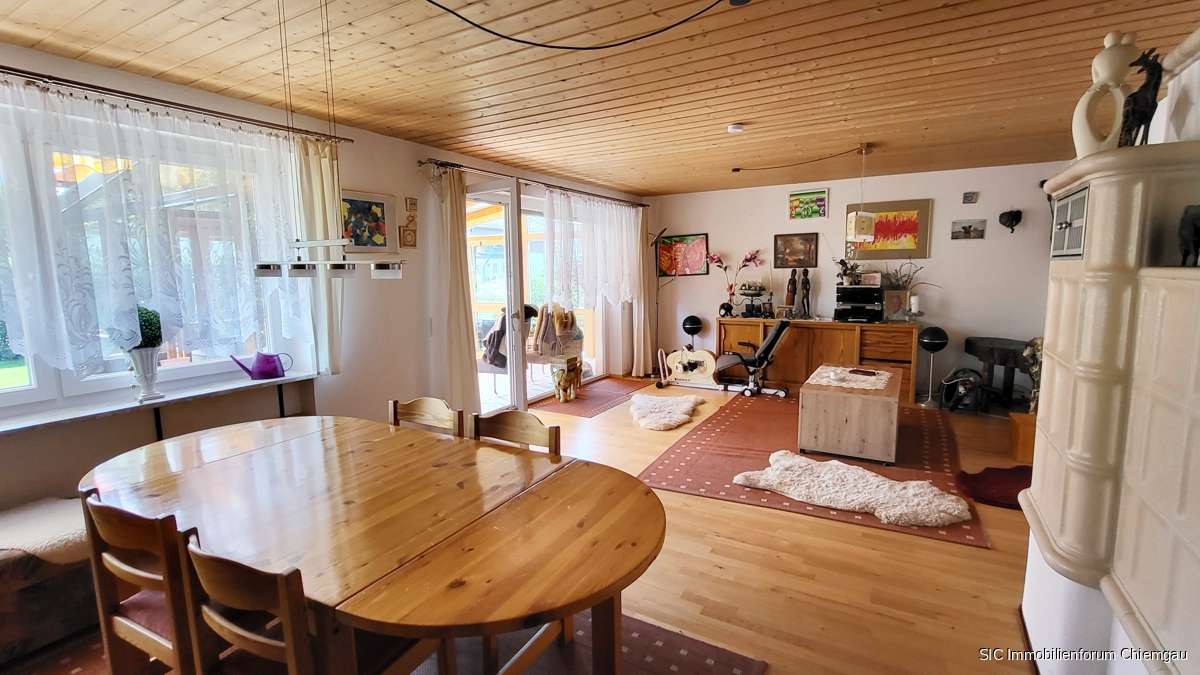 Immobilie in Palling - Für Gartenliebhaber! 
Ruhig & sonnig gelegene 
3-4 Zi.-Erdgeschosswohnung mit Wintergarten & Garag - Bild 5