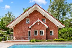 Einziehen & Wohlfühlen! Zukunftssicheres Luxusanwesen mit 7 Zi., Solaranlage, Pool, Garage/Carport
