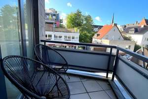 Schöne 3 Zimmer Wohnung mit 2 Balkonen in Bayenthal