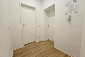 Komplett renovierte Wohnung mit Einbauküche / Fully renovated apartment with fitted kitchen. – Sonnenstraße 82, 9130 Sonnenberg, Chemnitz – Vorschaubild 3