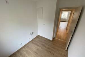 Ruhig wohnen mit guter Anbindung – Moderne 1-Raum-Wohnung im 1. Obergeschoss – Klarastr. 30, 9131 Hilbersdorf, Chemnitz – Vorschaubild 3