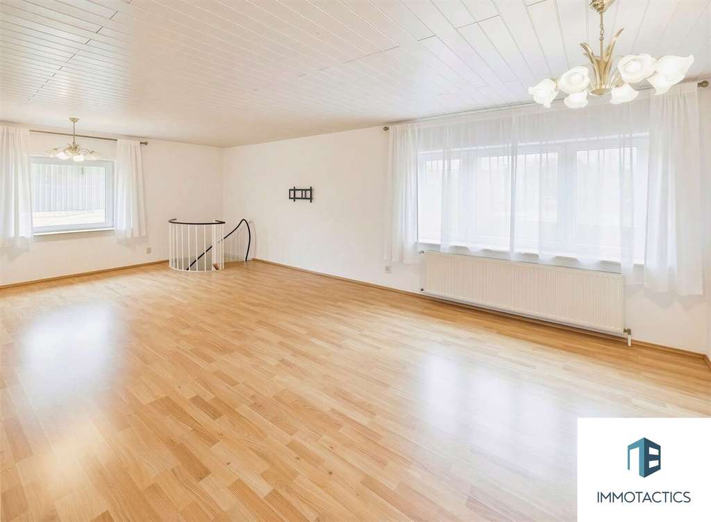 Immobilie in Odernheim am Glan - Freistehendes Einfamilienhaus mit Garage, Carport und Garten in Odernheim am Glan - Bild 2