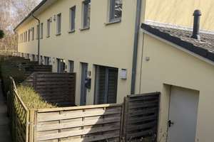 **STADTHAUS IN HH-SÜLLDORF** - 3 Zimmer, ca.80 qm,Terrasse, Stellpl.